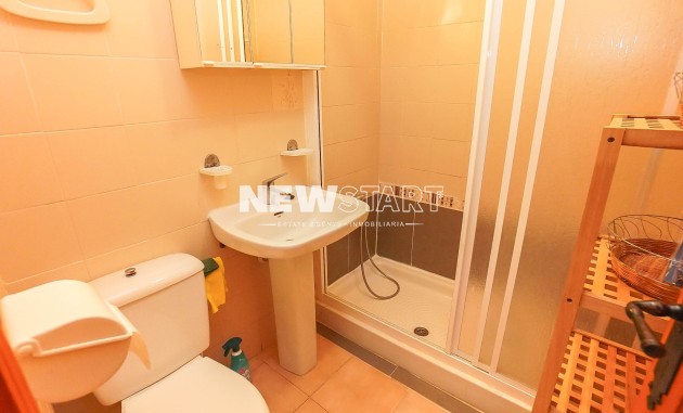 Återförsäljning - Bungalow - La Marina - Urb. La Marina