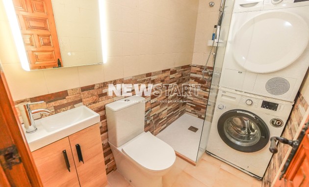 Herverkoop - Rijtjeswoning - La Marina - Urb. La Marina