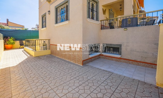 Resale - Semi-Detached - La Marina - Urb. El Oasis