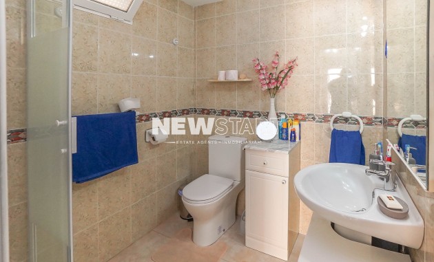 Resale - Semi-Detached - La Marina - Urb. El Oasis