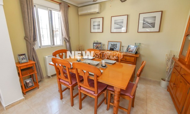 Resale - Semi-Detached - La Marina - Urb. El Oasis