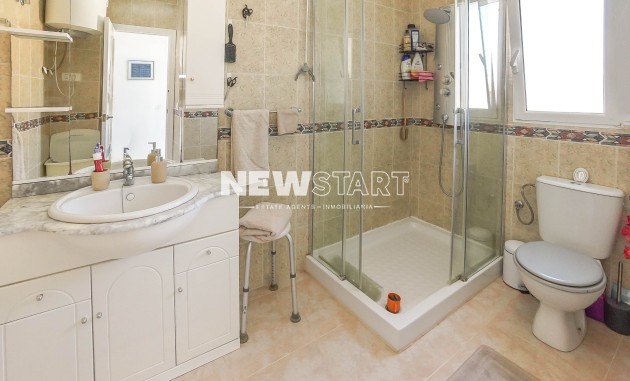 Resale - Semi-Detached - La Marina - Urb. El Oasis