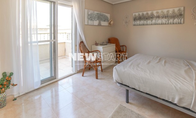 Resale - Semi-Detached - La Marina - Urb. El Oasis