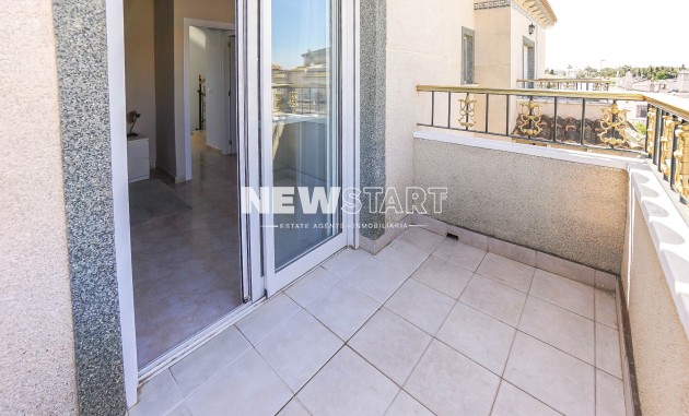 Resale - Semi-Detached - La Marina - Urb. El Oasis