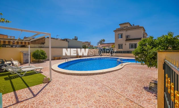 Resale - Semi-Detached - La Marina - Urb. El Oasis