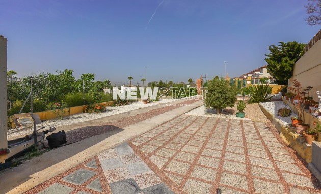 Resale - Villa - La Marina - Urb. La Marina