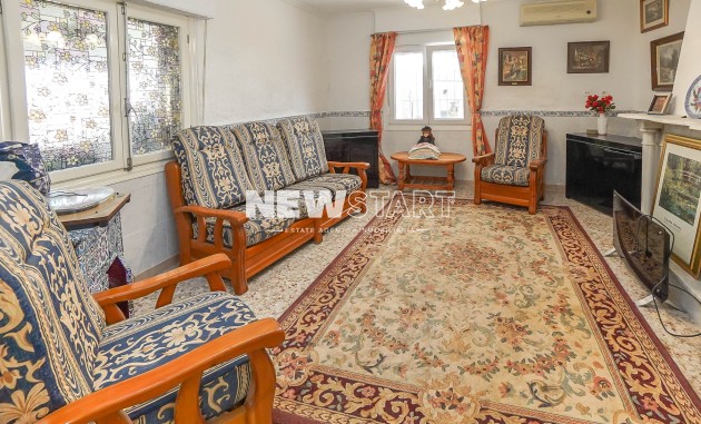 Resale - Villa - La Marina - Urb. La Marina