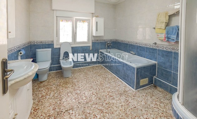 Resale - Villa - La Marina - Urb. La Marina