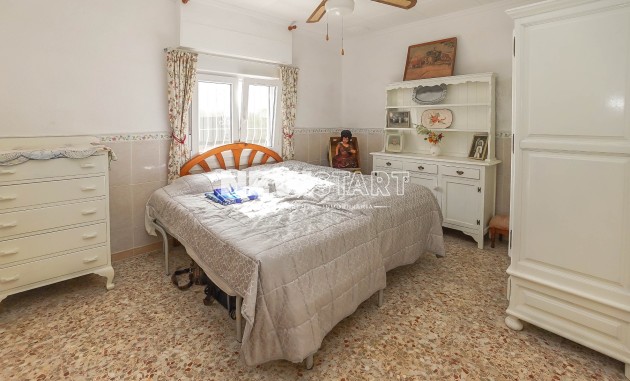 Resale - Villa - La Marina - Urb. La Marina