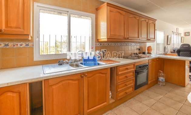 Resale - Villa - La Marina - Urb. La Marina