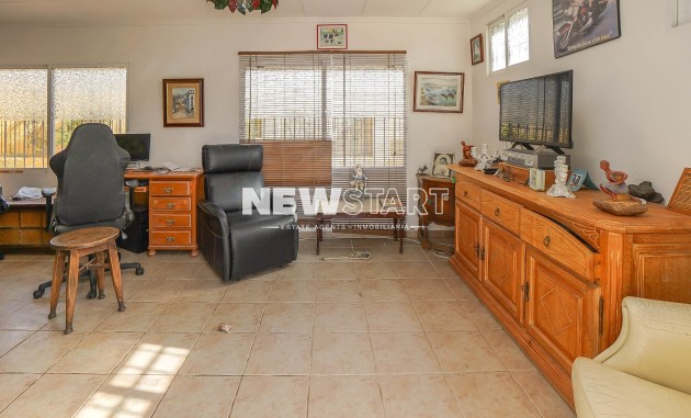 Resale - Villa - La Marina - Urb. La Marina