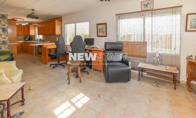 Resale - Villa - La Marina - Urb. La Marina