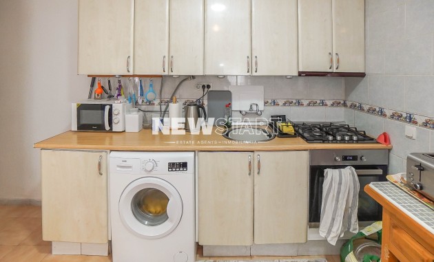Resale - Townhouse - La Marina - Urb. La Marina