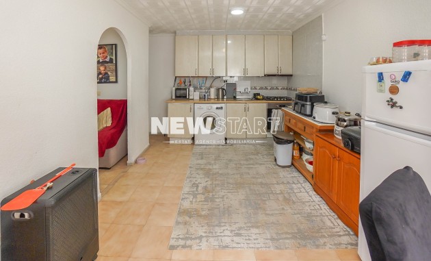 Resale - Townhouse - La Marina - Urb. La Marina