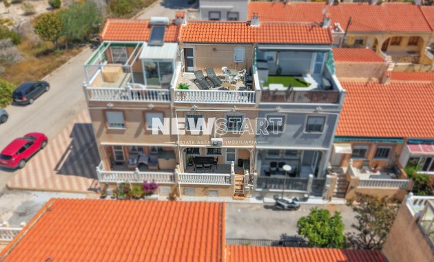 Resale - Townhouse - La Marina - Urb. La Marina