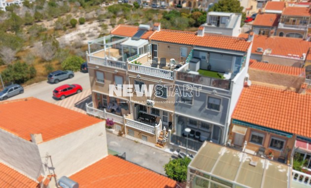 Resale - Townhouse - La Marina - Urb. La Marina