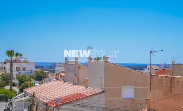 Resale - Townhouse - La Marina - Urb. La Marina