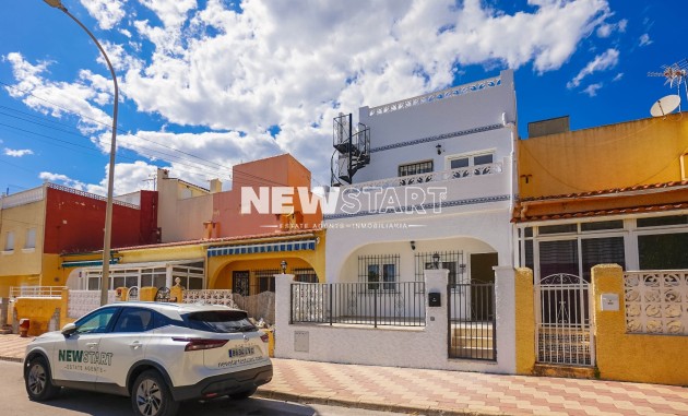 Resale - Townhouse - La Marina - Urb. La Marina