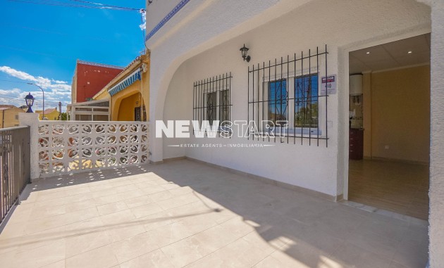 Resale - Townhouse - La Marina - Urb. La Marina
