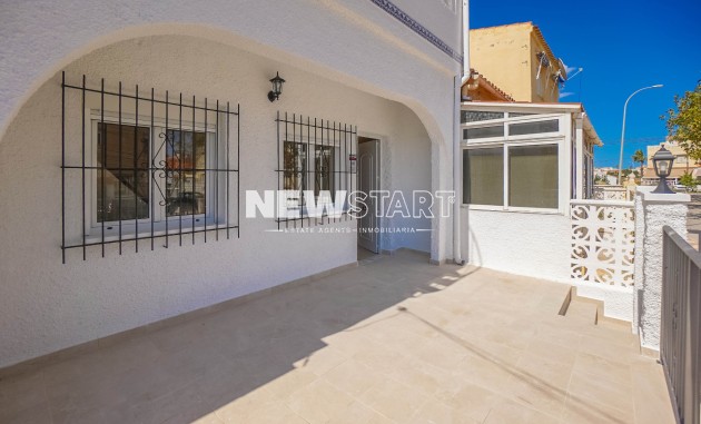 Resale - Townhouse - La Marina - Urb. La Marina