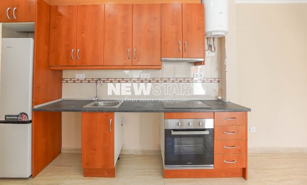 Resale - Townhouse - La Marina - Urb. La Marina