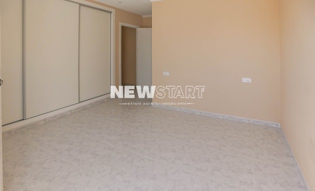 Resale - Townhouse - La Marina - Urb. La Marina