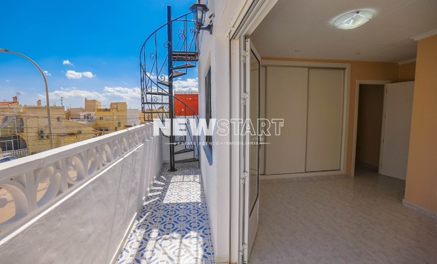 Resale - Townhouse - La Marina - Urb. La Marina