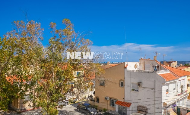 Resale - Townhouse - La Marina - Urb. La Marina