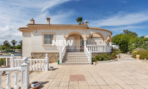 Resale - Detached - La Marina - Urb. La Marina