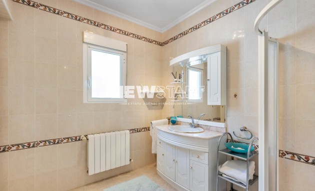 Resale - Detached - La Marina - Urb. La Marina