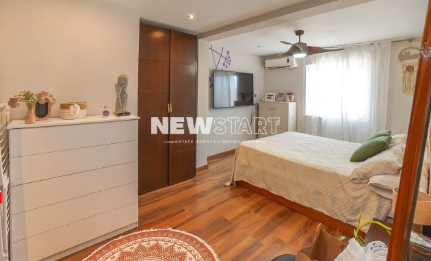 Resale - Townhouse - La Marina - Urb. La Marina