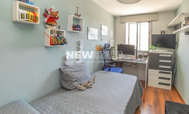 Resale - Townhouse - La Marina - Urb. La Marina