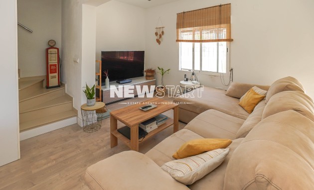 Resale - Townhouse - La Marina - Urb. La Marina