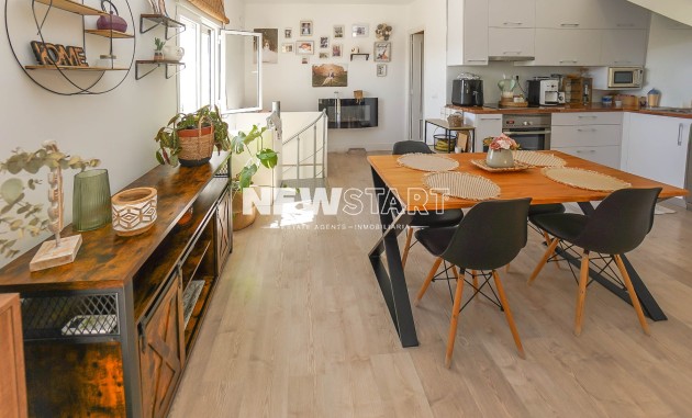 Resale - Townhouse - La Marina - Urb. La Marina
