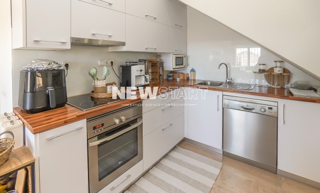 Resale - Townhouse - La Marina - Urb. La Marina