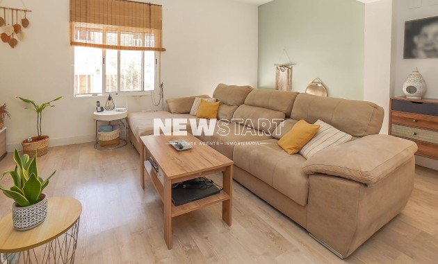 Resale - Townhouse - La Marina - Urb. La Marina