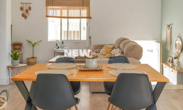 Resale - Townhouse - La Marina - Urb. La Marina