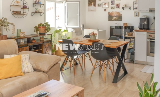 Resale - Townhouse - La Marina - Urb. La Marina