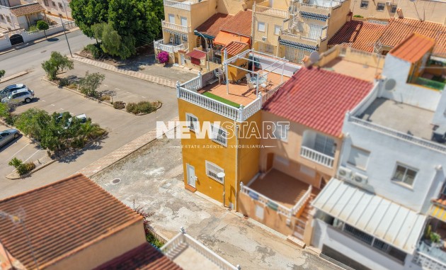 Resale - Townhouse - La Marina - Urb. La Marina