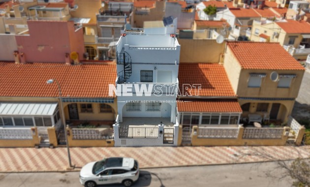 Resale - Townhouse - La Marina - Urb. La Marina