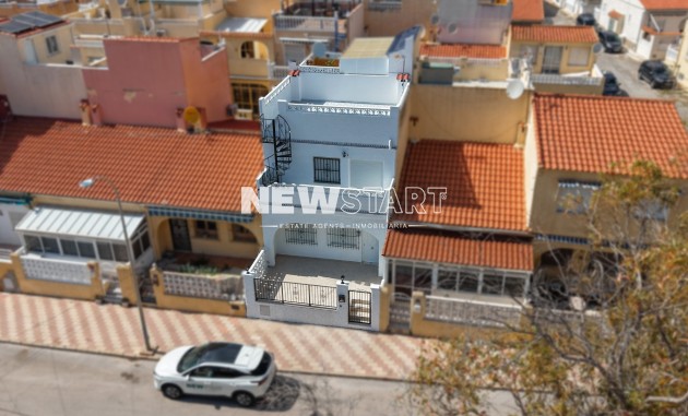 Resale - Townhouse - La Marina - Urb. La Marina