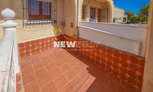 Reventa - Casa adosada - La Marina - Urb. La Marina