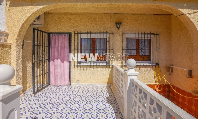 Reventa - Casa adosada - La Marina - Urb. La Marina