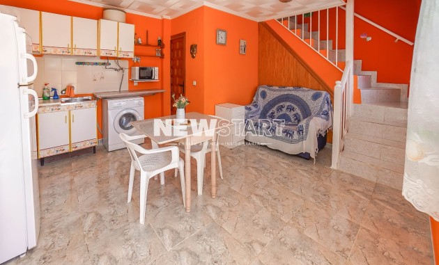 Reventa - Casa adosada - La Marina - Urb. La Marina