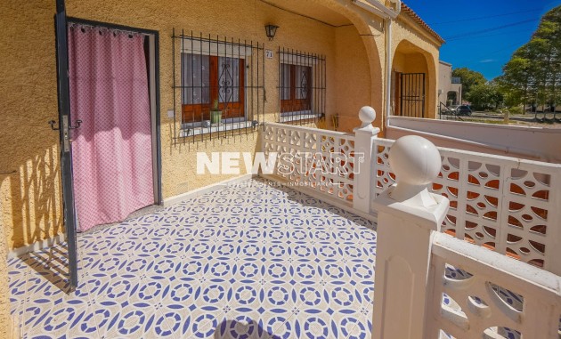 Reventa - Casa adosada - La Marina - Urb. La Marina