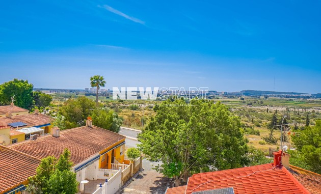 Resale - Townhouse - La Marina - Urb. La Marina