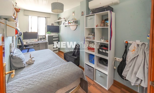 Resale - Townhouse - La Marina - Urb. La Marina