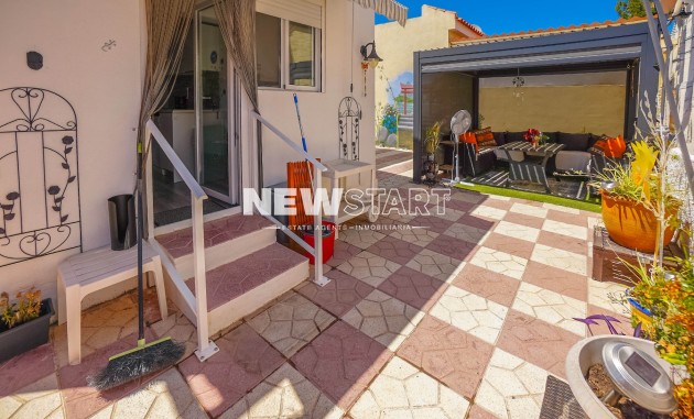 Resale - Detached - La Marina - Urb. La Marina
