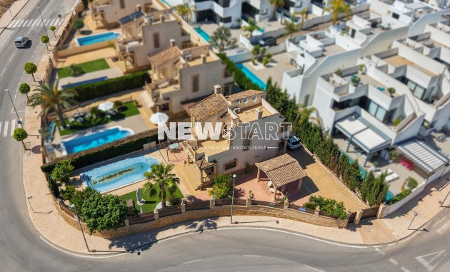Resale - Detached - La Marina - Urb. La Marina