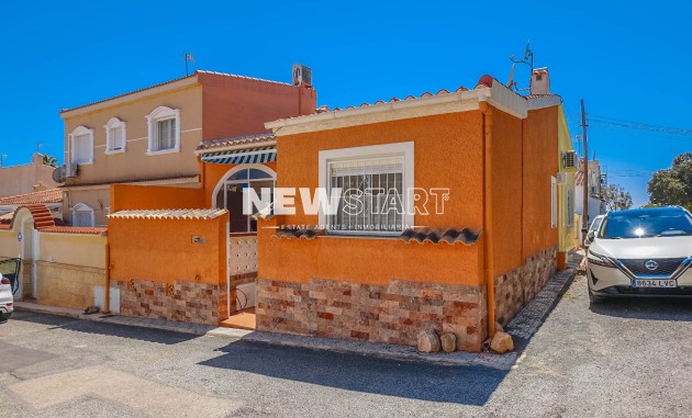 Resale - End Terraced - La Marina - Urb. La Marina